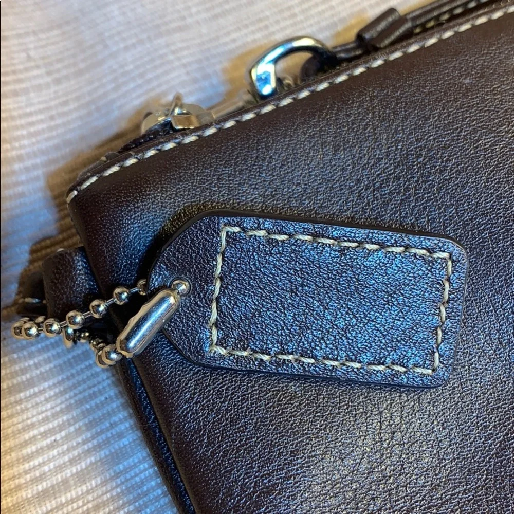 Coach never used☀️see